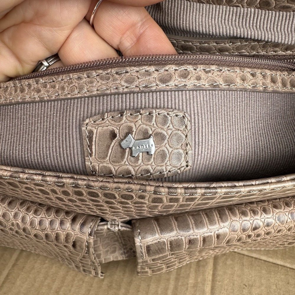 Radley London Grosvenor Leather Flap Shoulder Bag Croc Embossed Taupe NWOT - Picture 9 of 11
